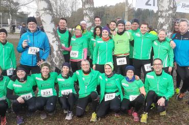 Im Zielbereich kurz vor dem Start vorne von links: Brigitte Radajewski, Birgit Minder, Sibylle Brück, Daniela Gaag, Hans Niederhuber, Susanne Vierkorn, Simone Müller und Hubert Bestler; dahinter von links Patrycja Weng, Erich Oswald, Stefan Kirchner, Ute Töpfer, Karl Stempfle, Anita Joas, Simon und Miriam Bestler, Steffen Brenner, Henning Breuer, Karl Oßwald (halb verdeckt), Michael Dambacher, Horst Leberzammer, David Wittner, Anneliese Zinke, Michael Leberzammer und Wolfgang Zinke. 