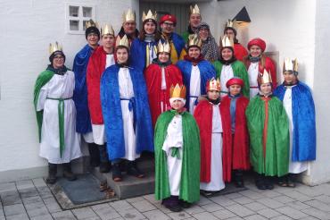 Das Bild zeigt die Nordendorfer Sternsinger.