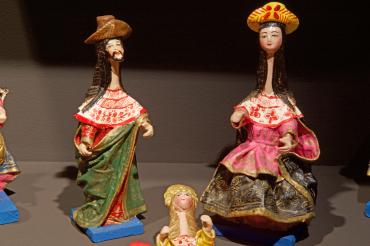 Das Bild zeigt die Langhals-Figurenkrippe im Museum KulturLand Ries Maihingen.