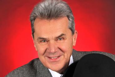 Das Bild zeigt Michael Schneider.