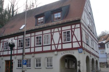 Unter anderem zum Themenbereich „Verwaltung und Stadtrat“ nahm die SPD - Bürgermeisterkandidatin Claudia Müller ausführlich bei der Wahlversammlung in Hoppingen Stellung. 