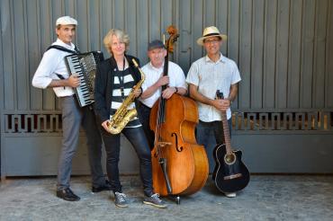 Französische Chansons stehen als nächste Veranstaltung auf dem Programm des Nördlinger Kulturforums. Am Samstag, 01. Februar 2020, steht das Quartett „Les For me -dables“ ab 20.00 Uhr auf der Bühne in Reimlingen im Konzertstadl. 