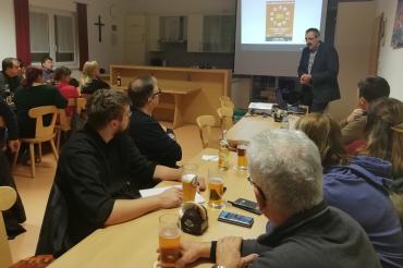 Thomas Mittring spricht zu Stadtratskandidaten der Stadtteilliste