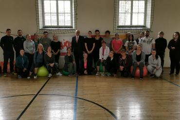 26 ErzieherInnen bzw. ÜbungsleiterInnen aus Donauwörth und Umgebung nahmen mit viel Elan und Spaß an einem Lehrgang zur „Bewegungsförderung“ für den Elementarbereich in Donauwörth teil. 