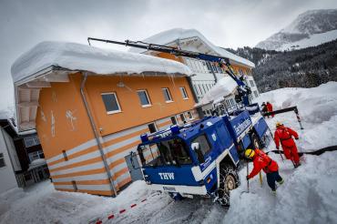 THW Hilfeleistung bei starkem Schneefall 
