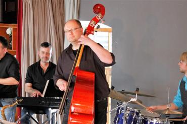 Nördlinger Musiker spielen im Rahmen des städtischen Kleinkunstprogramms am Freitag, 13. März 2020, um 20:00 Uhr in der Alten Schranne.