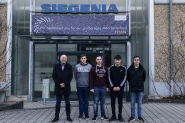 Klopfer-Azubis bei Firma Siegenia