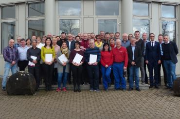 Appl Wemding, Jubilare 2020 vor dem Firmengebäude