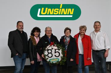 Geschäftsführer Gunnar Bregler, Personalmanagerin Marianne Höß, Leonhard und Sofie Unsinn, Geschäftsleitung Rosa und Josef Unsinn