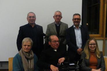 Auf dem Bild zu sehen (hinten von links): Günter Schwendner (Beisitzer), Karl Essig (Beisitzer), Leo van Bree (Beisitzer), vorne von links: Petra Ragginger (Beisitzerin), Matthias Küffner (Vorsitzender), Franziska Schweikert (stellv. Vorsitzende). 