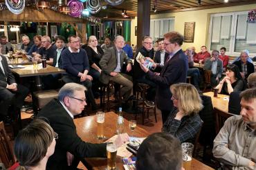 Voller Saal im Tanzzentrum in Pfäfflingen. 