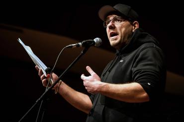 Jens Hoffmann mit Mikrofon