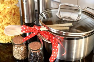 Topf_Kochlöffel_Gewürze