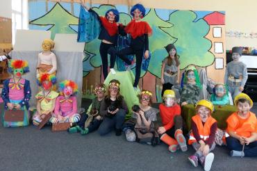 Kinder Musikprojekt RMS in Kostümen