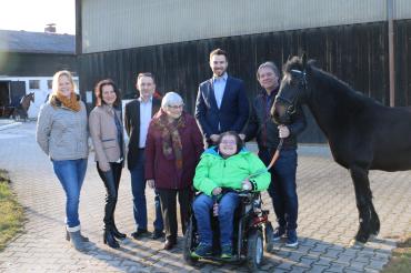 Spendenübergabe beim Reitverein St. Georg Nördlingen. 