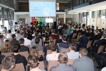 Gäste bei Festakt in der Fritz-Hopf-Technikerschule Nördlingen