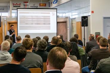 Zahlreiche Handwerkspartner aus der Region nahmen an der Veranstaltung teil, um sich über die Neuerung zu informieren.