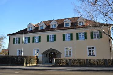 Das Bild zeigt die Außenansicht des Amt für Ernährung, Landwirtschaft und Forsten in Nördlingen.