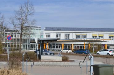 Das Bild zeigt die Donau-Ries Klinik Donauwörth.