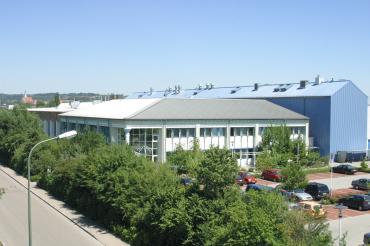 Seit 1978 werden im Mondelēz International Werk in Donauwörth extrudierte, gesalzene Snacks hergestellt. „Fonzies“ ist seit Jahren die Nummer 1 in diesem Segment in Italien. 