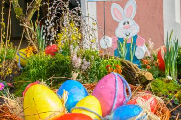 Osterbeet vor dem Tanzhaus