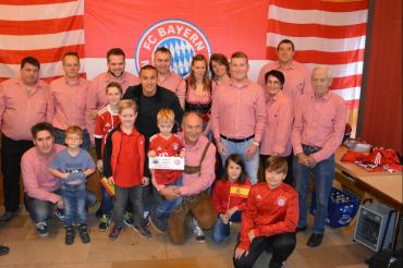Bayernfans, Spendenscheck