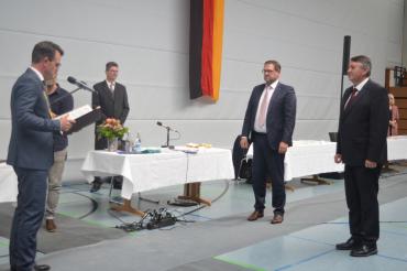 Josef Reichensberger (re.) ist Bürgermeister, zum 2. Bürgermeister wurde Michael Bosse gewählt. 