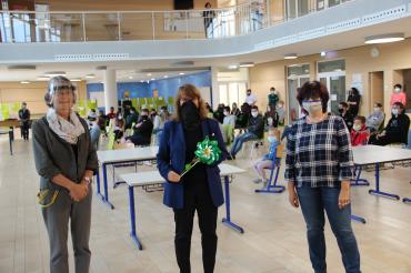 Am 30. April wurde in der Aula der Grund- und Mittelschule Oettingen die ehemalige erste Bürgermeisterin und Schulverbandsvorsitzende Petra Wagner feierlich verabschiedet.