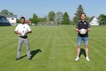 Ilhan Sönmez (links) bleibt Trainer beim TSV Bäumenheim. 