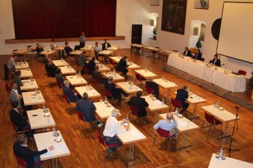 Besetzte Schreibtische im Klösterle in Nördlingen