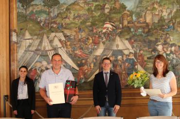 Auf dem Bild zu sehen (von links): Karl Stempfle, Michaela Kleebauer, Roland Sabatini, Oberbürgermeister David Wittner, Christine Benninger und Marco Kurz. 