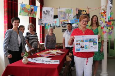 Unter dem Motto „Freude bereiten“ hatte Elisabeth Strauß, die Vorsitzende des Seniorenbeirats Nördlingen, Kinder dazu aufgerufen, Bilder für Omas und Opas und andere Senioren zu malen.