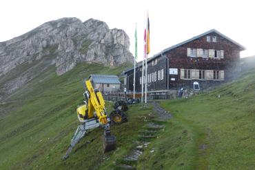 Die Bauarbeiten für Ver- und Entsorgungsleitung zur Nördlinger Hütte, der höchstgelegenen Schutzhütte im Karwendel, sind im vollen Gange. 