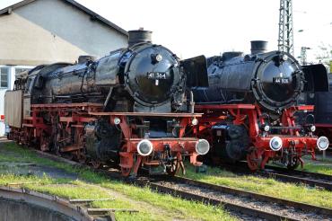Im Rahmen des Sonderöffnungswochenende "Bayerischen Eisenbahnmuseum Nördlingen macht Dampf" am 22. - 23. August 2020 präsentiert das Bayerische Eisenbahnmuseum (BEM) zwei neue Dampflokomotiven. Es handelt sich hierbei um die 41 364 (auf dem Bild zu sehen) und 44 606. 