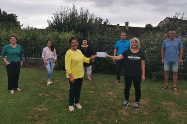 Spendenübergabe in Kleinerdlingen