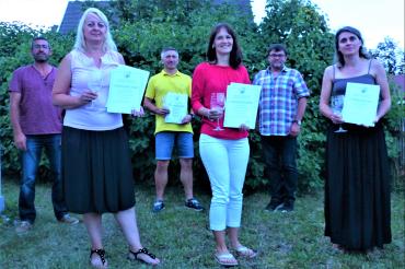 Auf dem Bild von links, 2. Vorstand Gerhard Haas, Manuela Stempfle Thomas Christ, Carmen Neher, 1. Vorstand Josef Taglieber und Simone Meißler.