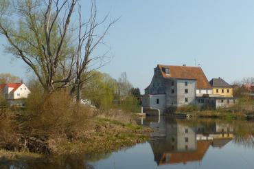 Das Bild zeigt das ehemalige Kloster, dass künftig ein "Wörnitzpark" aufwerten soll.