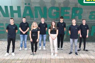 Auf dem Bild zu sehen (von links): Lucas Wiedemann, Max Straubmeier, Isabell Schmidt, Jonas Raab, Amelie Dußmann Fabian Sauer, Fabian Matt, Daniel Strobl. 