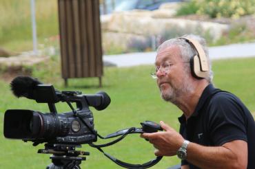 Das Foto zeigt Günter Heidemeier bei den Aufnahmen für den Film