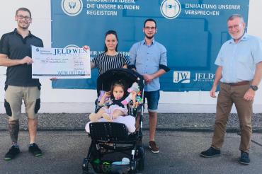 Auf dem Foto von links: René Däubler, Kathrin und Michael Schneider mit Tochter Leonie sowie Wolfgang Oswald.