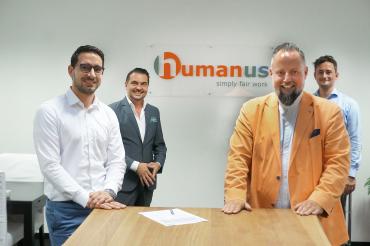 Auf dem Bild von links nach rechts: Moritz Pösl (TSV Nördlingen), Christian Farago (CSO Humanus), Philipp Erik Breitenfeld (CEO Humanus), Matthias Thienel (TSV Nördlingen).