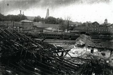 Das Bild zeigt den zerstörten Nördlinger Bahnhof.