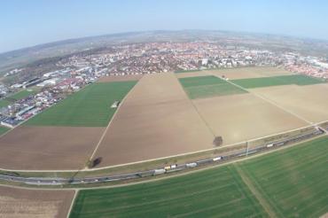 Luftansicht des Geländes östlich der Stadt Nördlingen