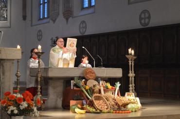 Das Bild zeigt Dekan Robert Neuner