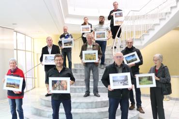 Das sind die Sieger (und die von ihnen bedachten Vereine): Werner Paa (Soldaten- und Reservistenkameradschaft Oettingen-Erlbach-Heuberg-Niederhofen), Heinz Friedl (Förderverein Schloss Reimlingen), Heidi Källner (Rieser Naturschutzverein), Karlheinz Rapp (Musikverein Mönchsdeggingen), Dieter Mittring (Freiwillige Feuerwehr Baldingen), Christoph Spreng (Ev.-luth. Kirchengemeinde Hürnheim), Erich Rieder (Rieser Naturschutzverein), Fritz Stengel (Diakoniestation Oettingen), Vera Kroepelin (Rieser Naturschutzve