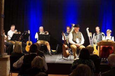 von links: Christoph Werani, Lexi, (H. Schmid), Josef Basting, Werner Briegel, Michael Bürle, Rosi Gritschneder