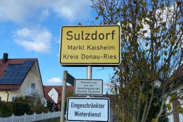 Ortsschild Sulzdorf. 