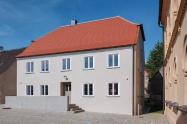 Das Bild zeigt die jüdische Schule in Hainsfarth.