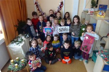 Die Kinder des Kindergartens „Kita Kunterbunt Nördlingen“ brachten den Senioren durch verschiedene selbstgebastelte Geschenke viel Freude. 
