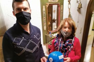 Josef Leberle (Ausbildungsleiter der Bauinnung) und Waltraud Englisch (Deutscher Kinderschutzbund Donau-Ries e.V.).